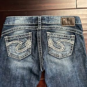 Women Destructed Skinny Jeans